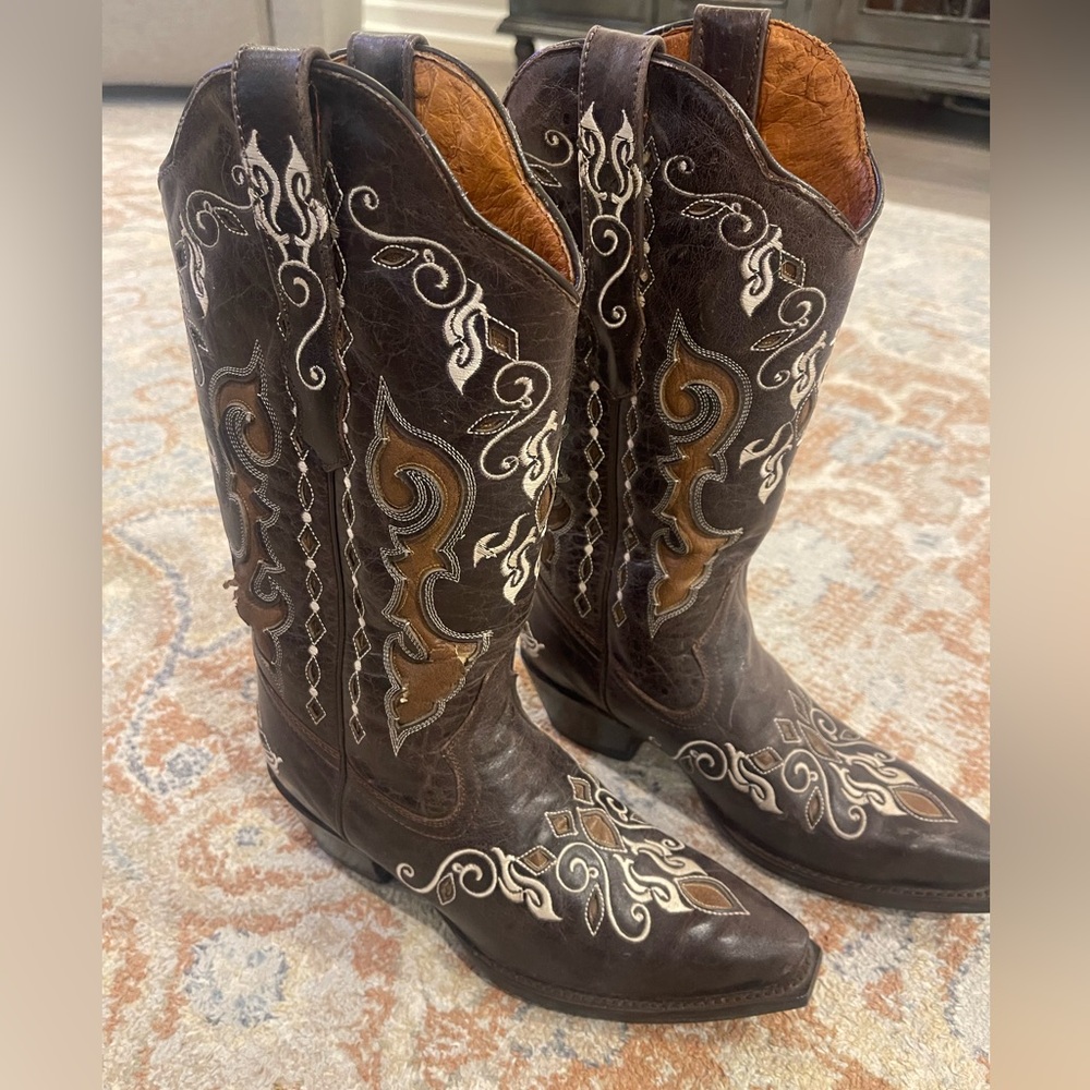 Cowboy Pro Women’s Cowgirl Boots